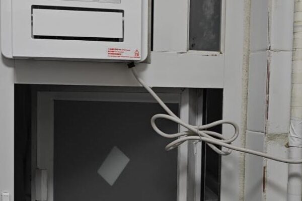 changewindows07 浴室鋁窗連浴室寶安裝工程,確保公屋舊樓通風防水性能